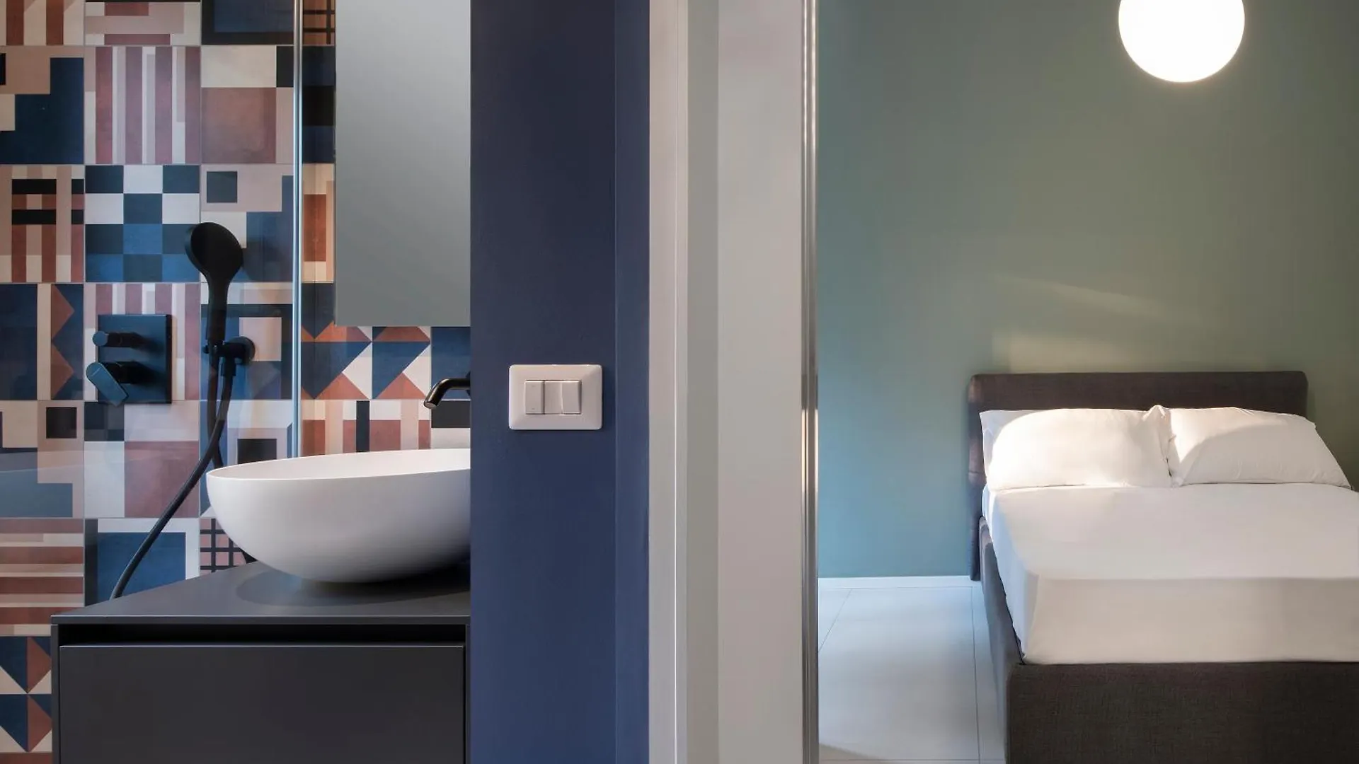 Milan Central Station Apartment