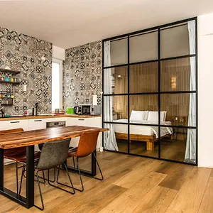  Apartamento Luxury Flat By Station / Unique View