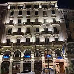 4* Hotell Mokinba King